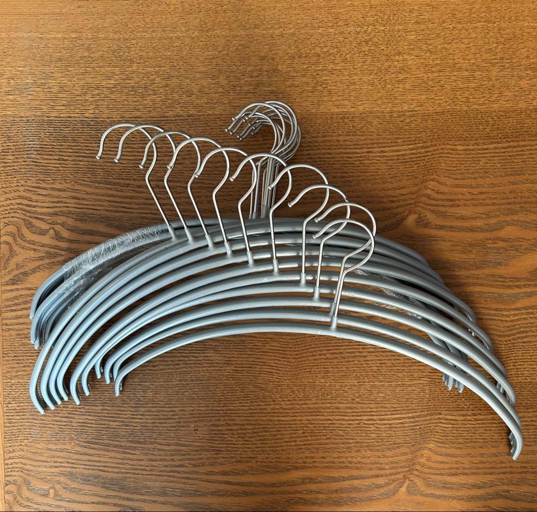 マワ ハンガー エコノミック 40cm【20本セット】 シルバー - メルカリ マワ ハンガー エコノミック 40cm【20本セット】 シルバー - メルカリ
