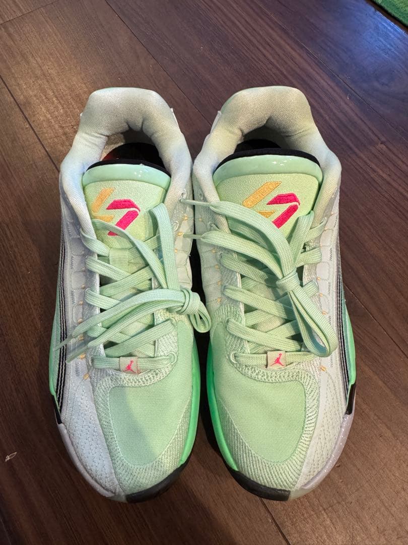 バスケットシューズ　ジョーダン　ルカ4