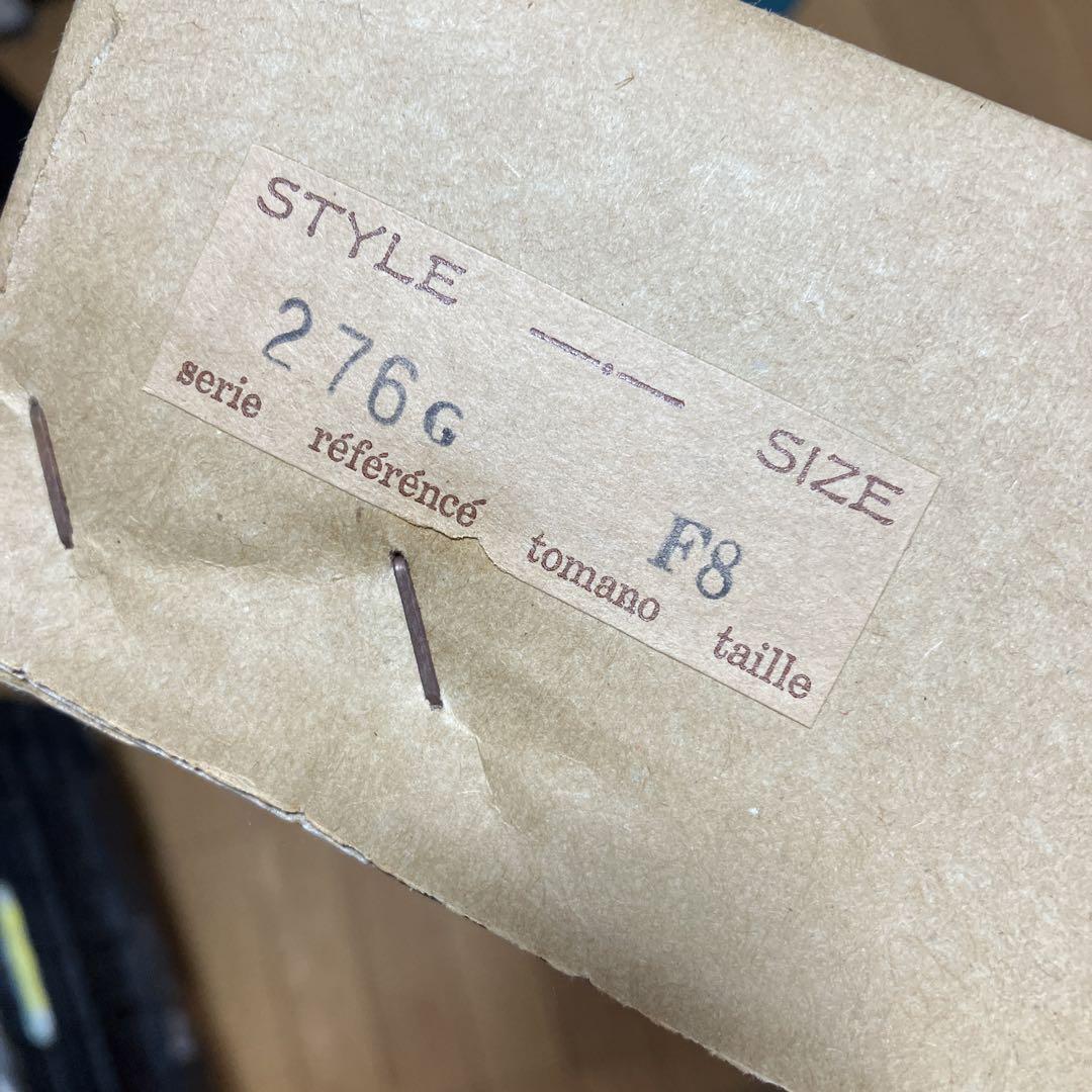 新品未使用 装飾的なクラシックスタイルの額縁、F8サイズ対応 ゴールド　装飾額縁