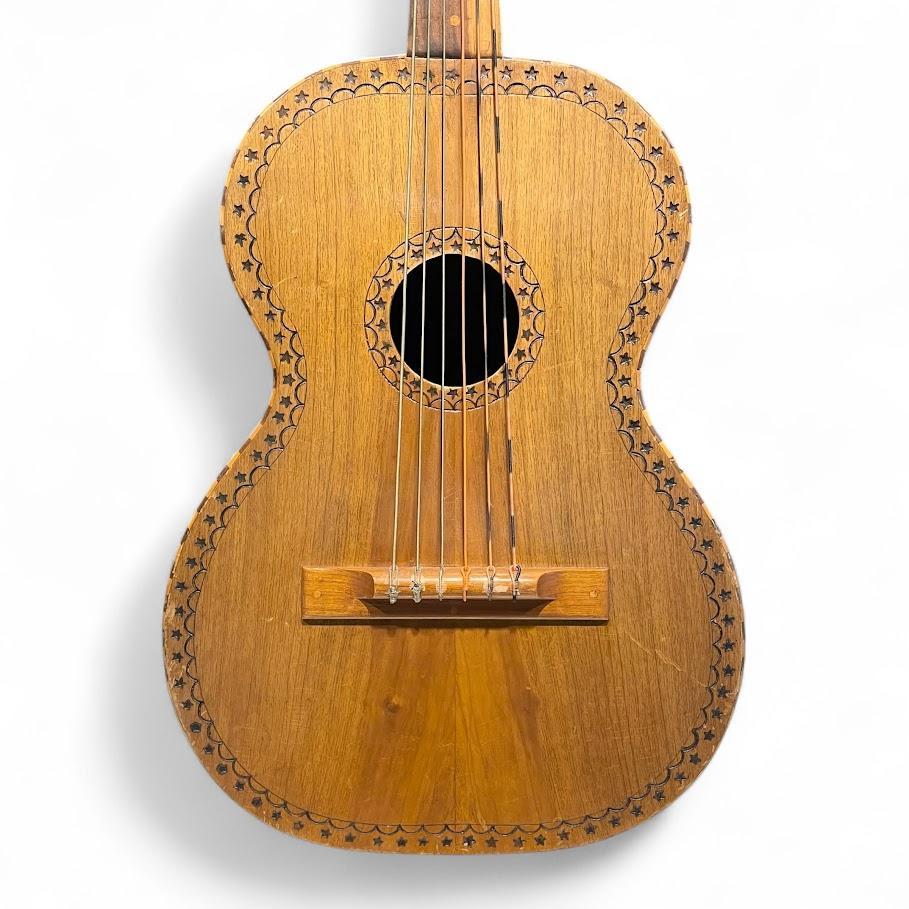 極希少品●ギタロン● 1984年 ニカラグア マナグア製 GUITARRON 極希少品○ギタロン○ 1984年 ニカラグア マナグア製 GUITARRON