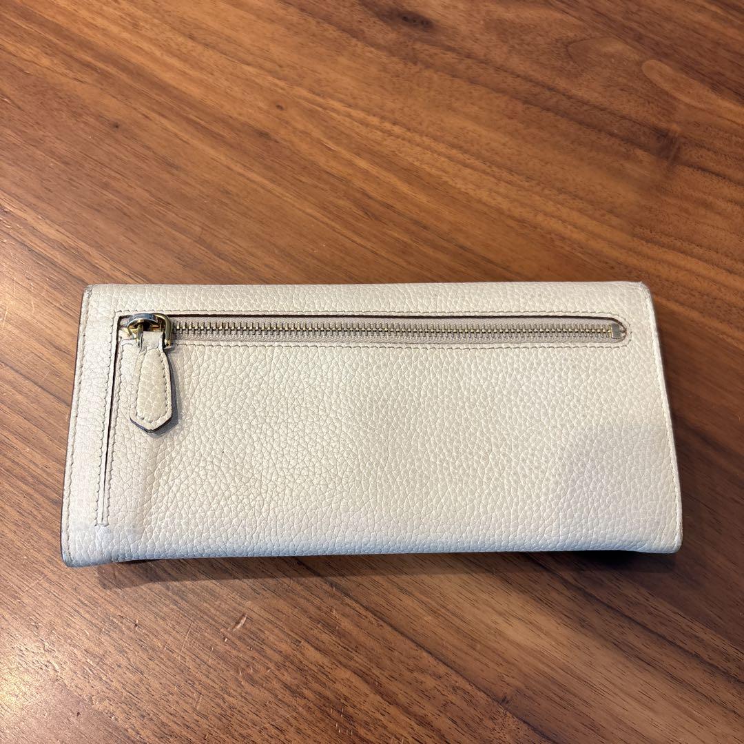 PRADA ホワイト 長財布