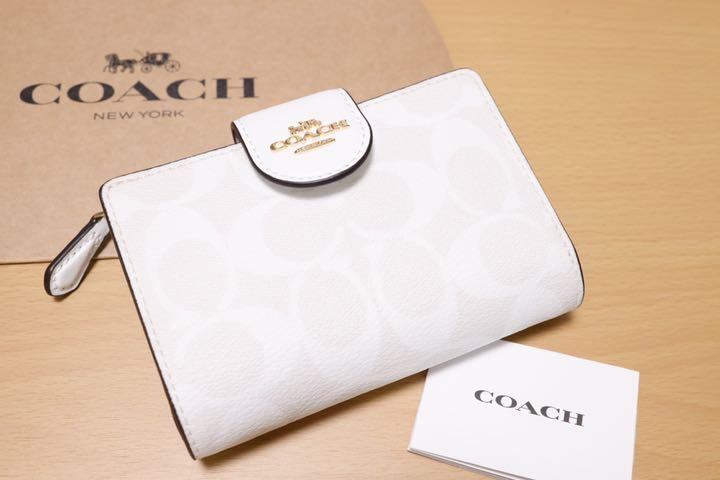 『3年保証』 白くてかわいい♡ 在庫僅かなレアカラー♪ 長財布 コーチ COACH - 長財布