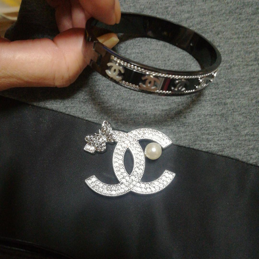 激安通販特集！ CHANEL ビンテージ シルバーブローチ ブレスレット 2点セット アクセサリー