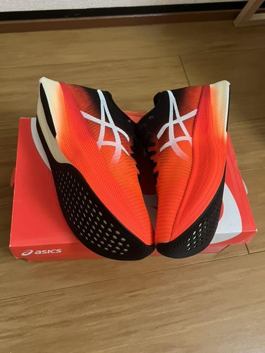 8580円 注目のブランド asics アシックス ランニングシューズ