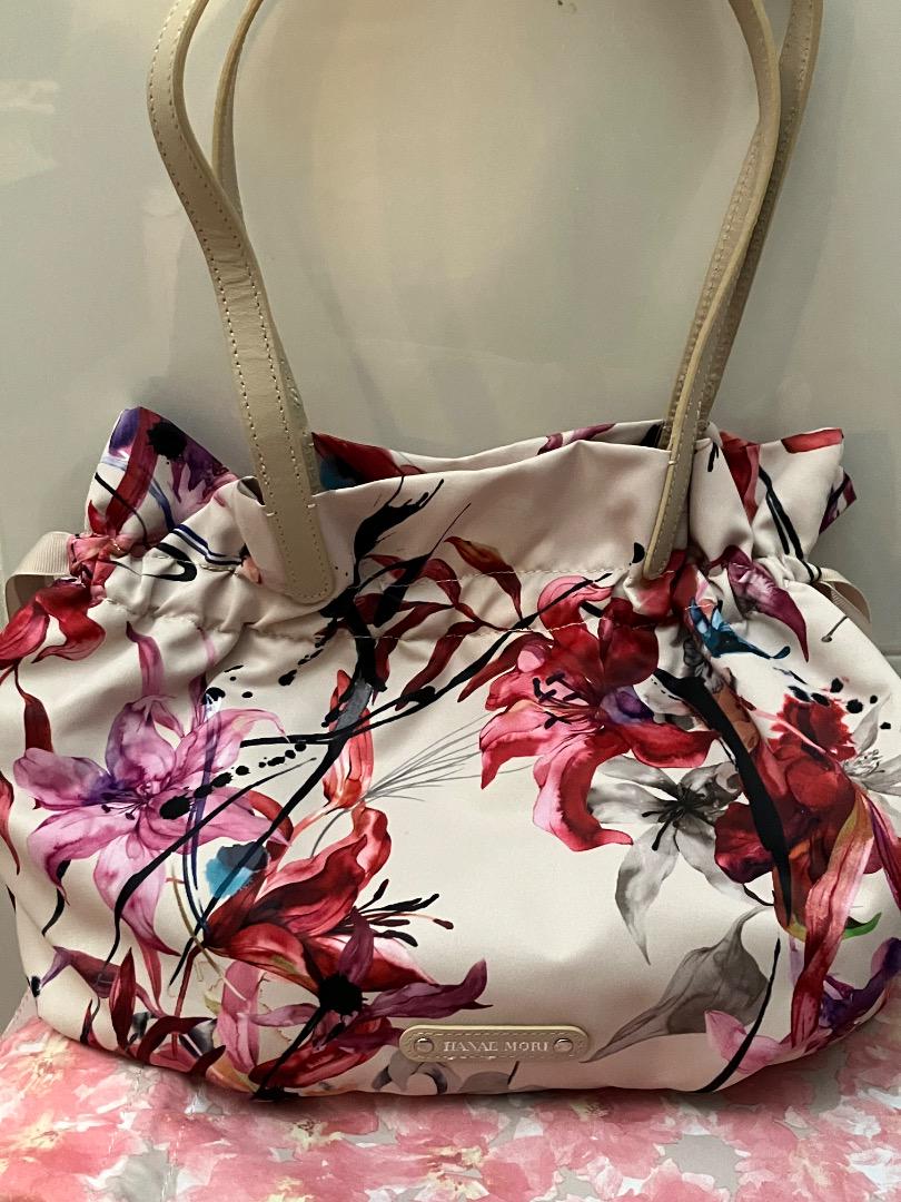 【新品】HANAE MORI ハナエモリ フラワープリント バッグ 花柄が鮮やかバッグ