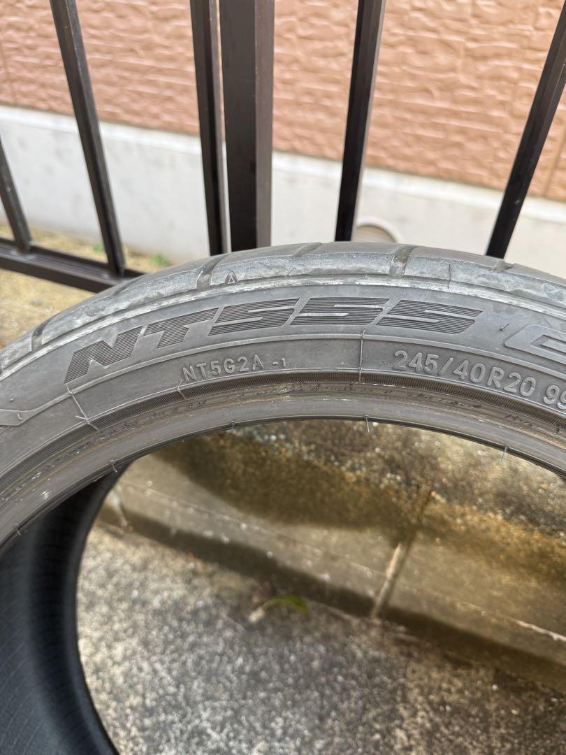 NT555G2 245/40R20 サマータイヤ　2本セット