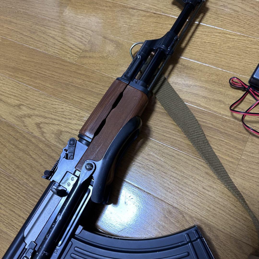 【本物保証】 AK47S 電動ガン 東京マルイ バッテリー スリング付 充電器 トイガン