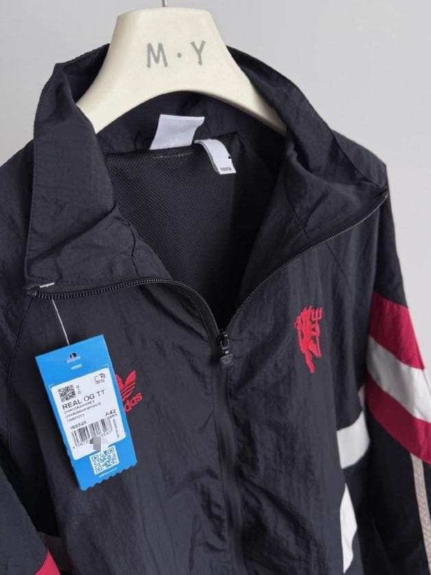 24-25AW/マンチェスター ユナイテッド/ジャケット 24/25 マンチェスター・ユナイテッド ブラック トラックジャケット