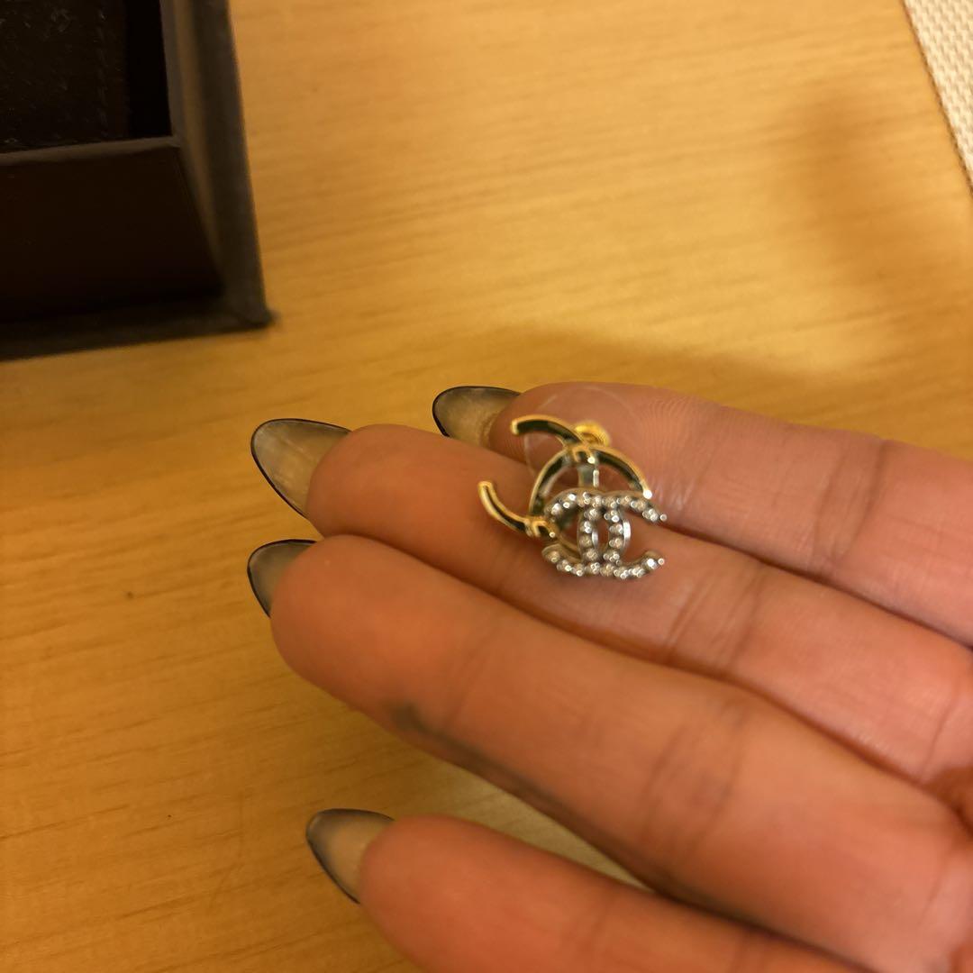 CHANEL ゴールド ロゴデザイン ピアス