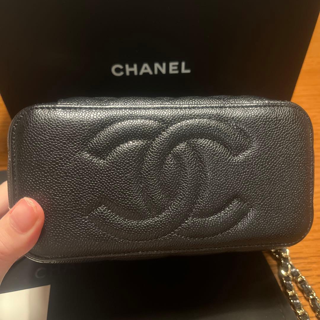 極美品 CHANEL ブラック ヴァニティバッグ キャビアスキン 極美品 CHANEL ブラック ヴァニティバッグ キャビアスキン