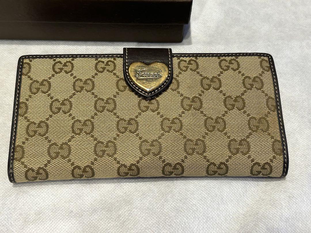 GUCCI グッチ ゴールドのハートがかわいい GGキャンバス フラップ式長財布
