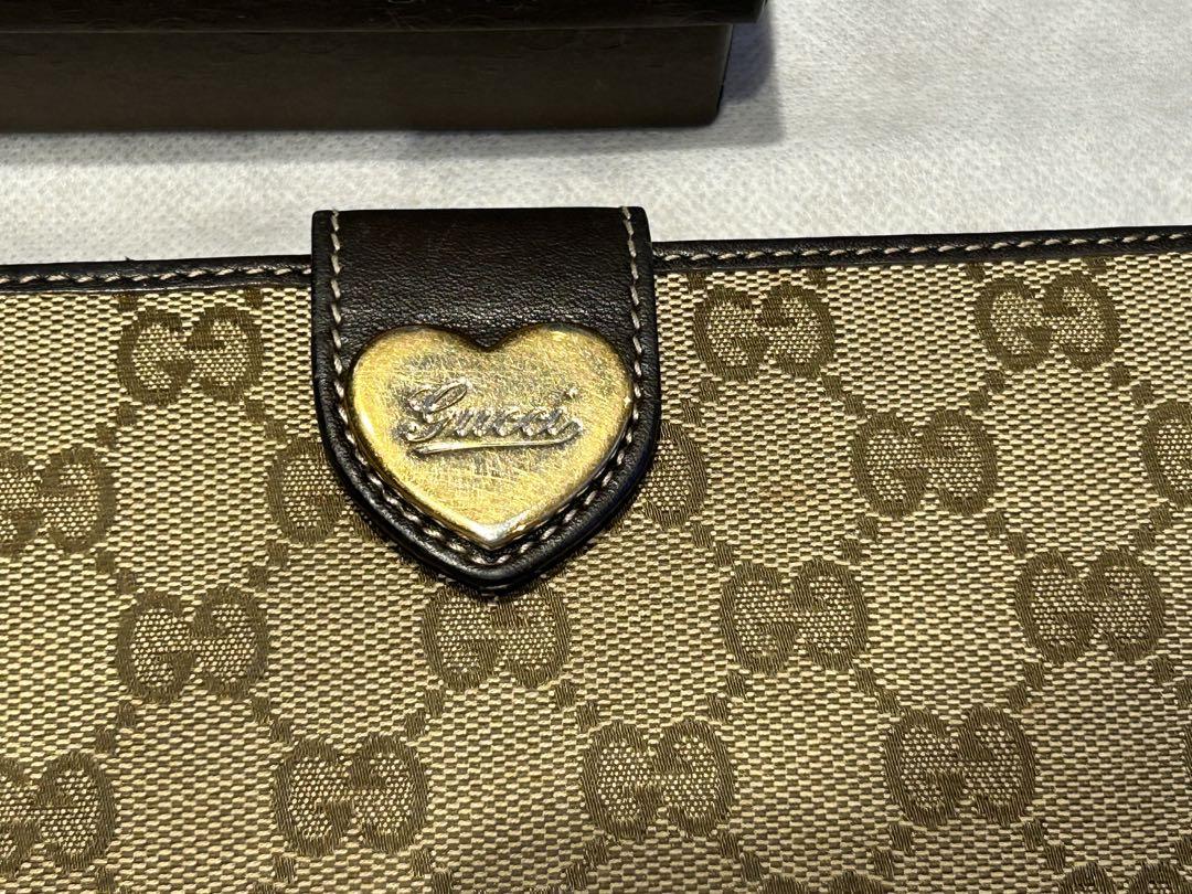 GUCCI グッチ ゴールドのハートがかわいい GGキャンバス フラップ式長財布