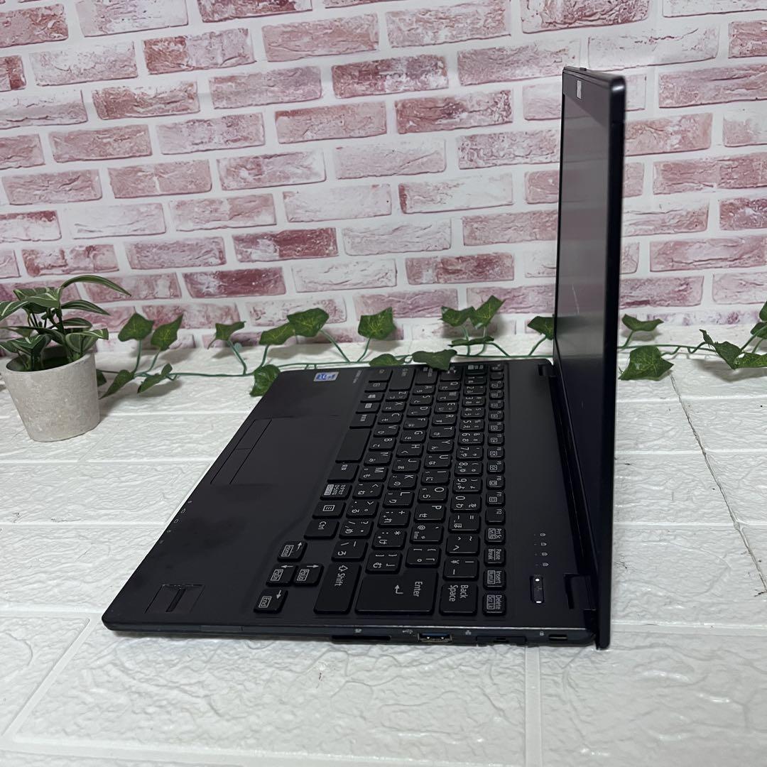 ★中古 SSD256GB メモリ8GB★カメラ 高解像度 ノートPC526