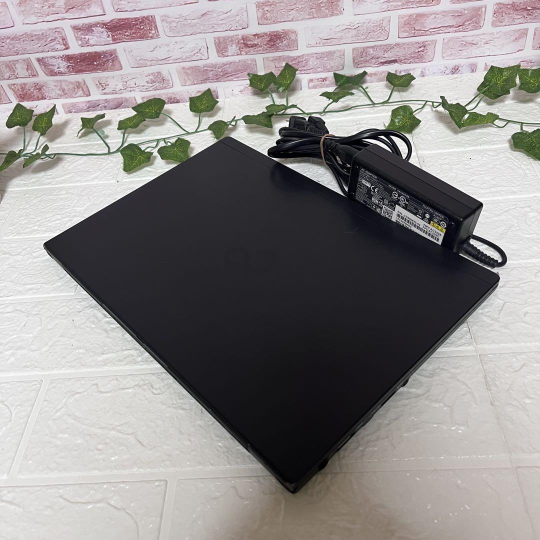 ★中古 SSD256GB メモリ8GB★カメラ 高解像度 ノートPC526