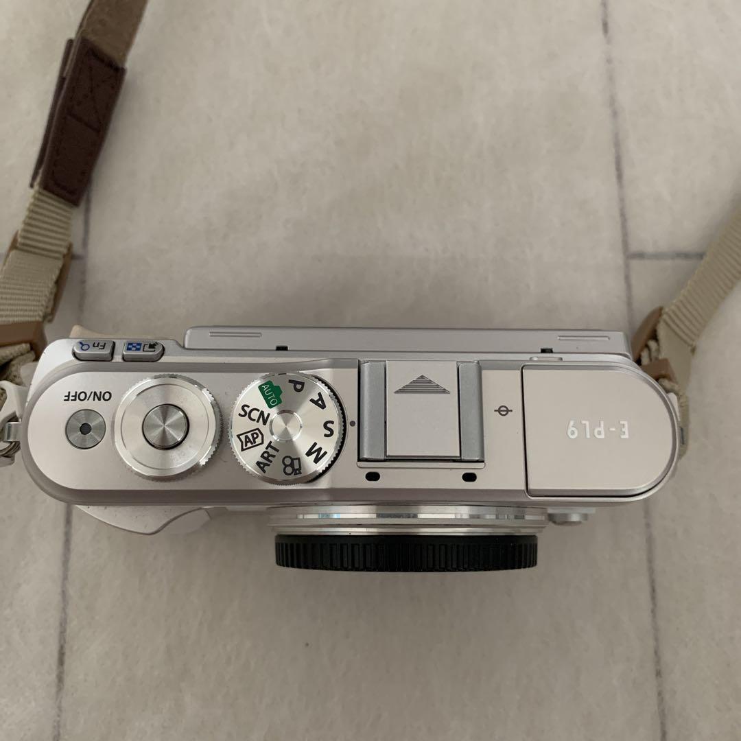 OLYMPUS PEN E-PL9 ホワイト レンズ2本付き