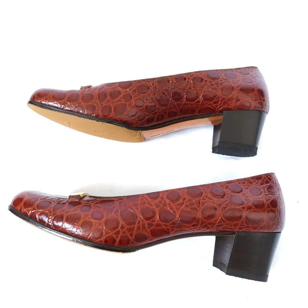美品❤フェラガモ【Ferragamo】クロコ型押し ゴールドプレート パンプス