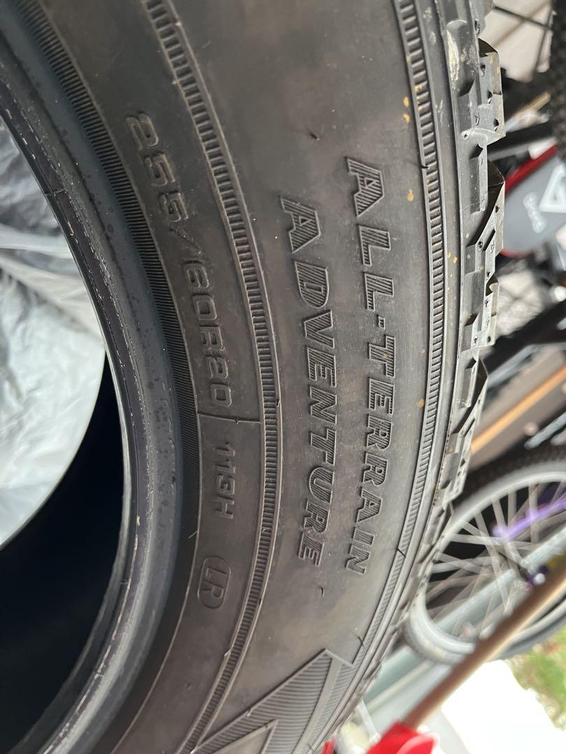 GOOD YEAR 255/60R20 夏タイヤ　ディフェンダー　新車外し