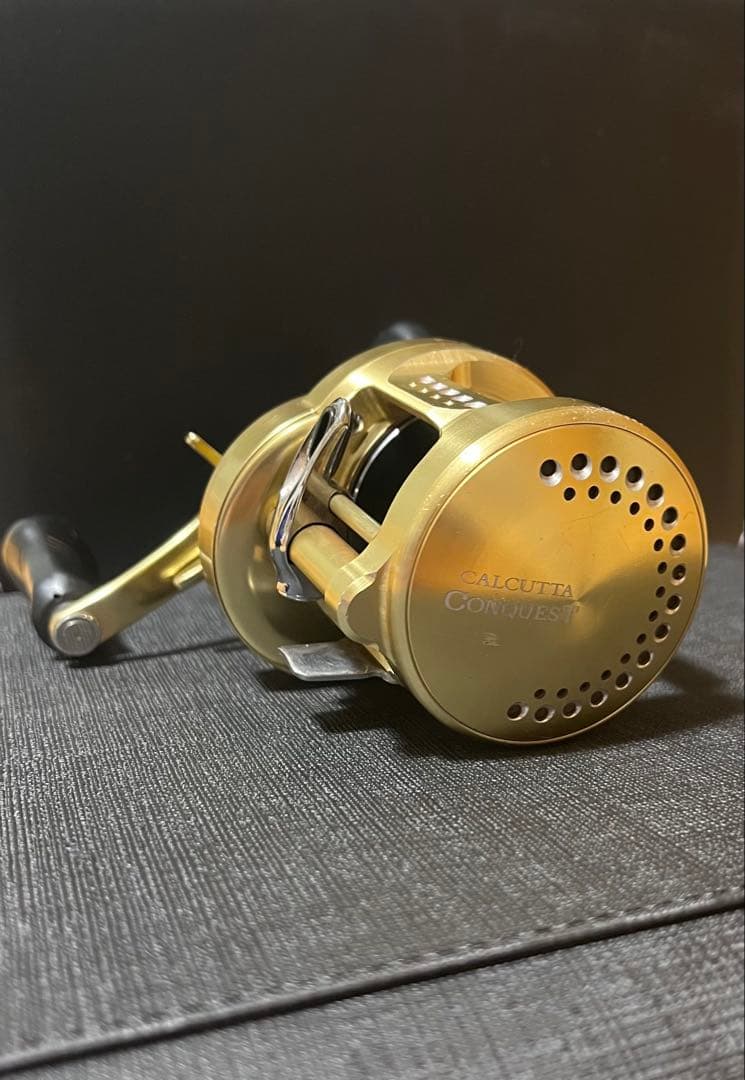 18カルカッタコンクエスト300 右巻きSHIMANO