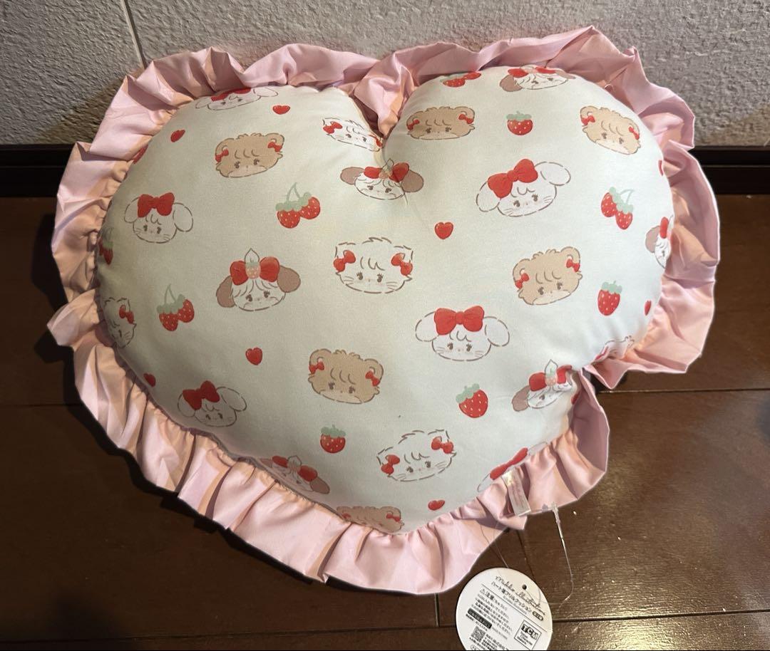 mikko いちごBIGぬいぐるみ ハート型フリルクッション 一番くじ