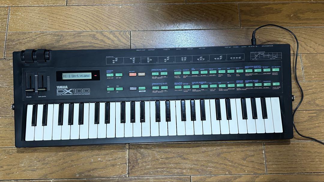 YAMAHA　DX100 デジタル プログラマブル アルゴリズム シンセサイザー YAMAHA DX100 デジタル プログラマブル アルゴリズム
