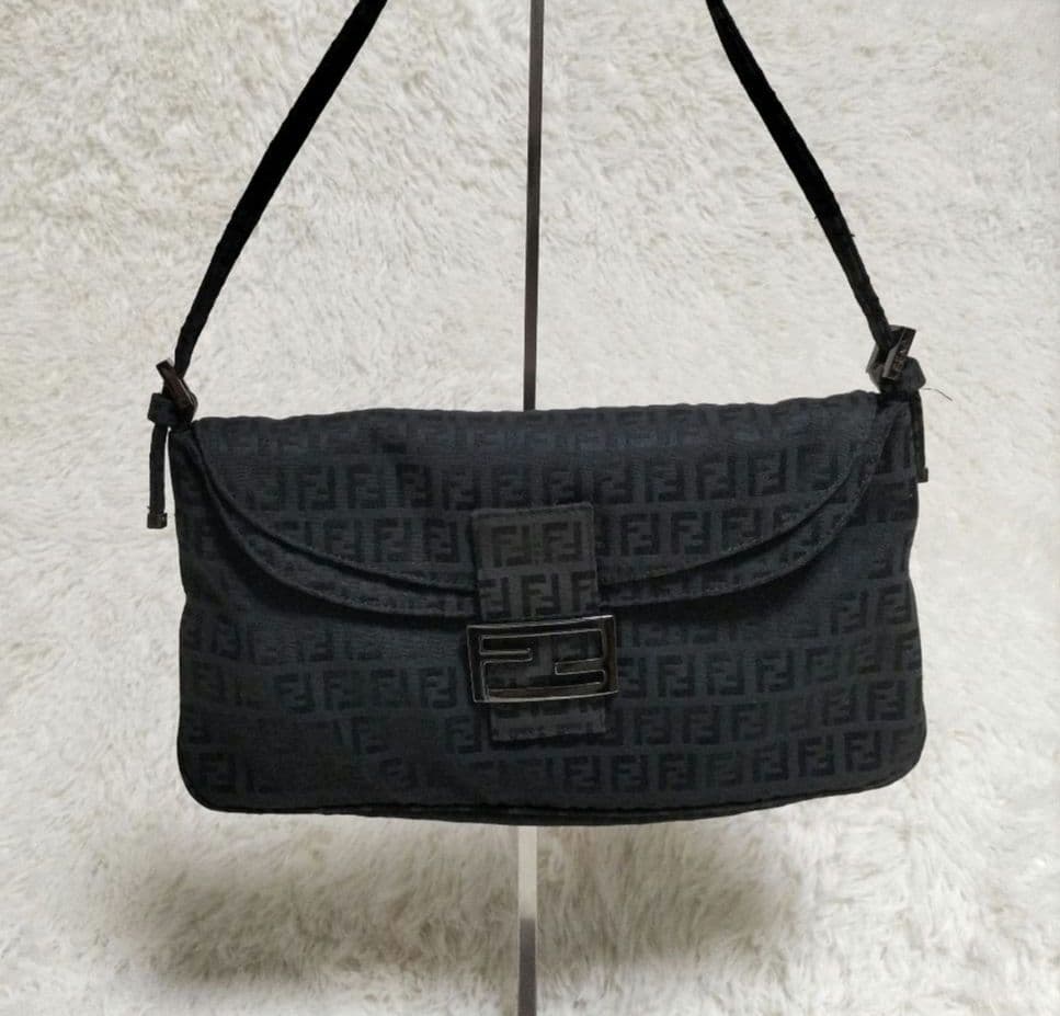 FENDI マンマバケット 黒 ズッキーノ カード有り フェンディ FENDI マンマバケット 黒 ズッキーノ カード有り フェンディ