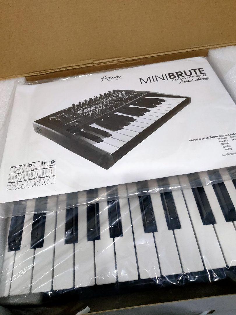 として➣ 未使用 Arturia MINIBRUTE アナログシンセサイザー XL7vb-m44503895393 アートリア として