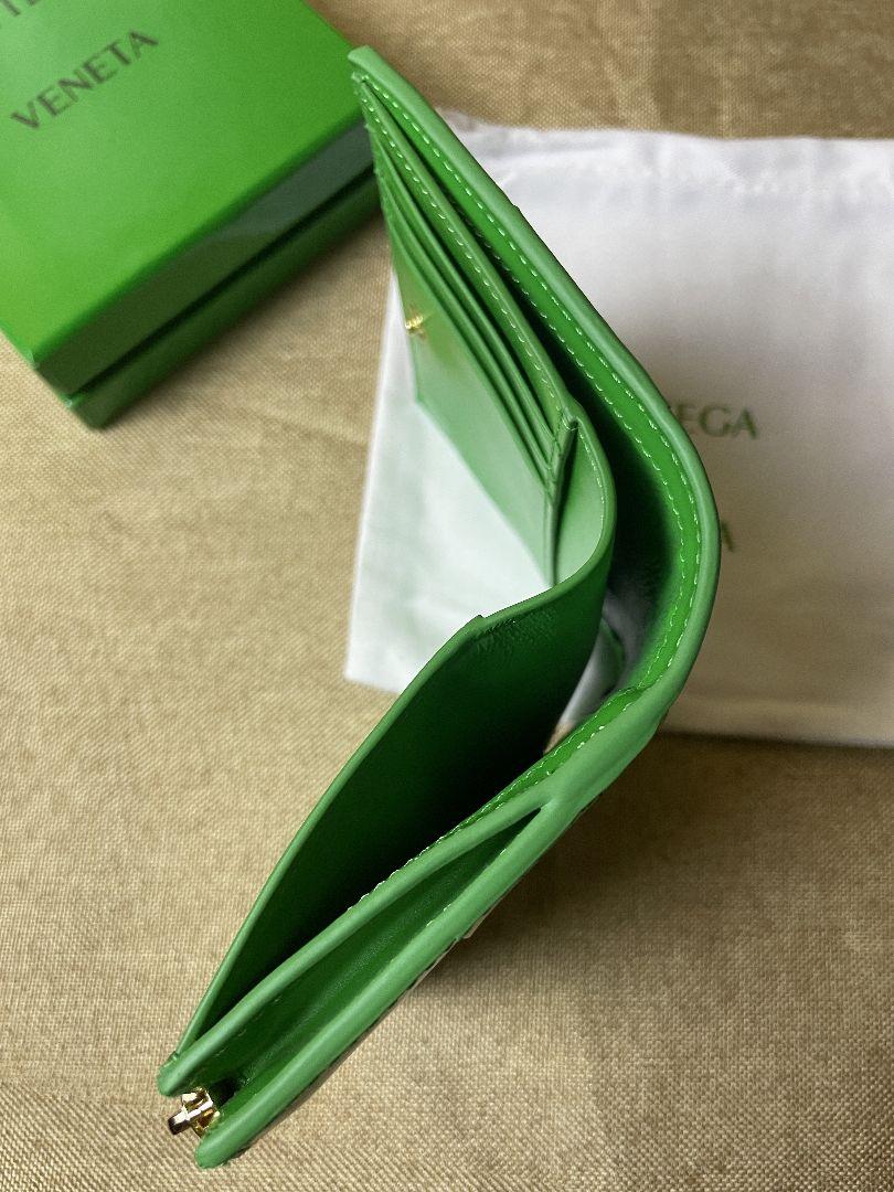 VENETA グリーン 二つ折り財布