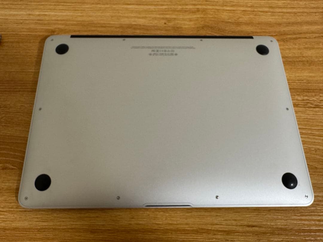 MacBook Air (13-inch, Early 2014) MacBook Air (13-inch, Early 2014)