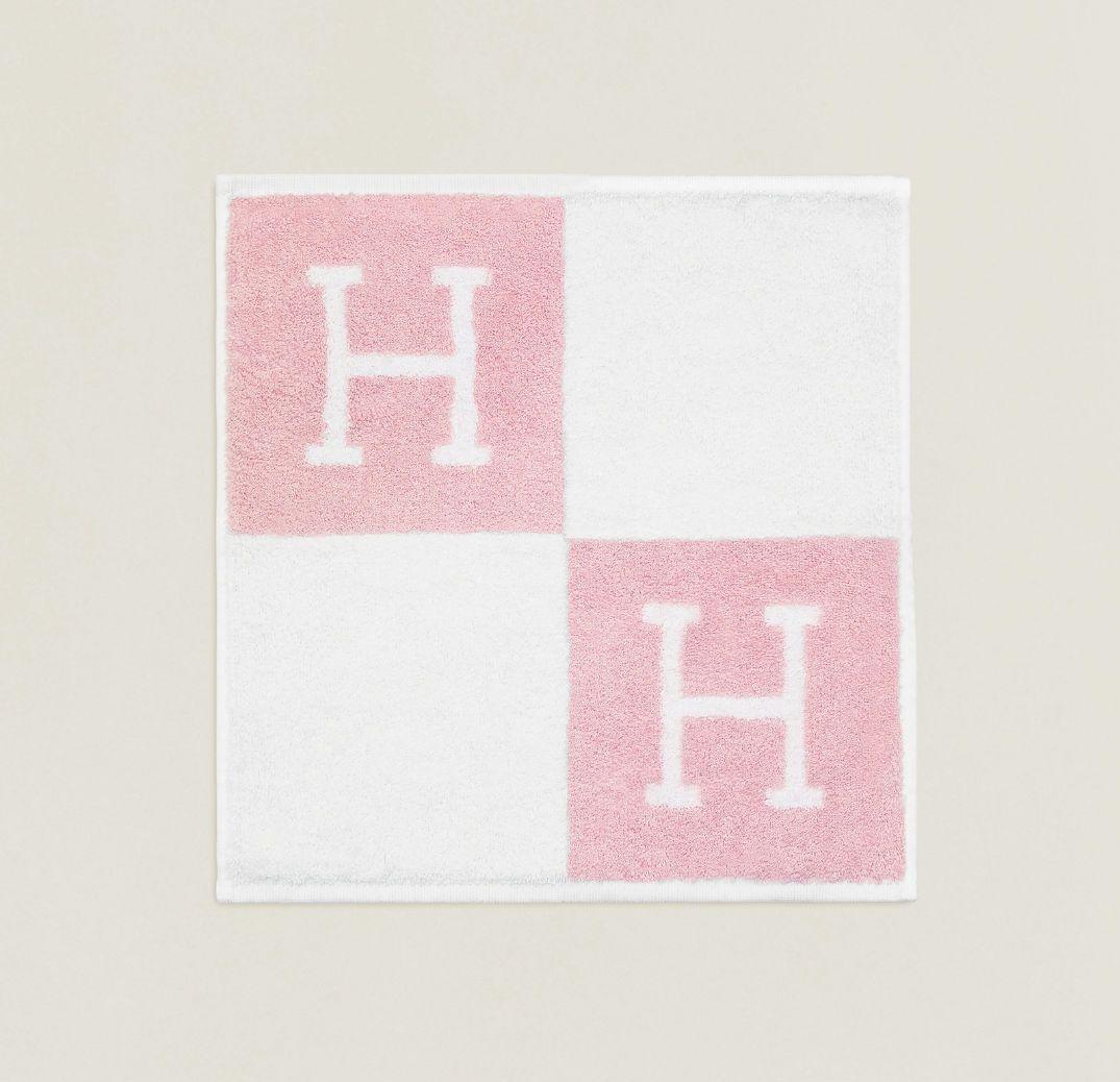 HERMES タオルハンカチ ピンク 新品未使用 エルメス Hロゴ タオルハンカチ ピンク - メルカリ