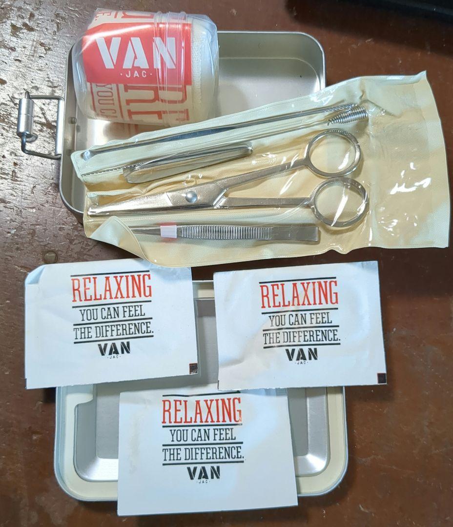 【レア品】当時物 旧VAN JAC. (ヴァンヂャケット)救急箱です。 レア品】当時物 旧VAN JAC. (ヴァンヂャケット)救急箱です