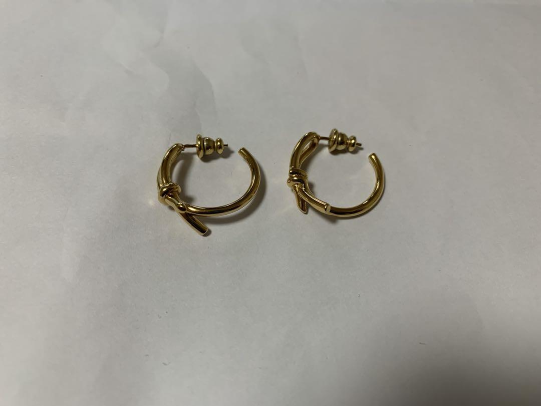 フェラガモ　FERRAGAMO フープピアス