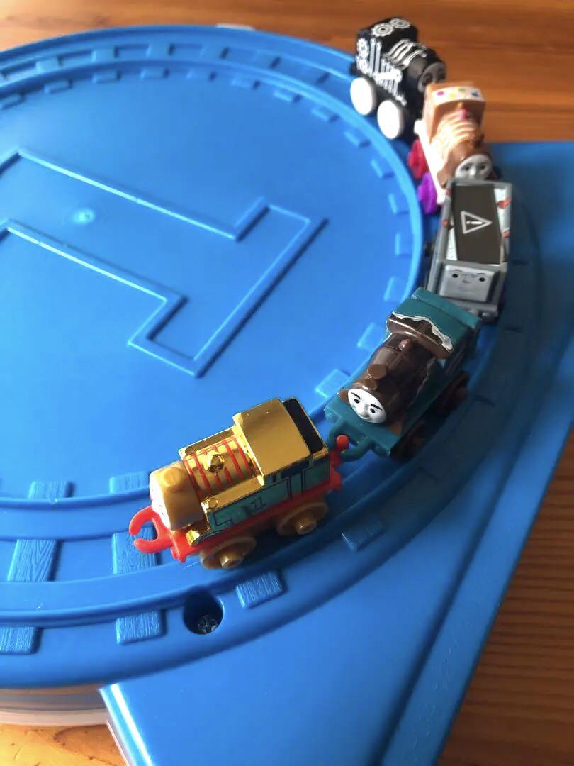 トーマス