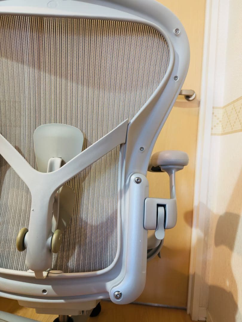 美品】ハーマンミラー アーロンチェア リマスタード Bサイズ ポスチャーフィット 美品】ハーマンミラー アーロンチェア リマスタード Bサイズ ポスチャーフィット