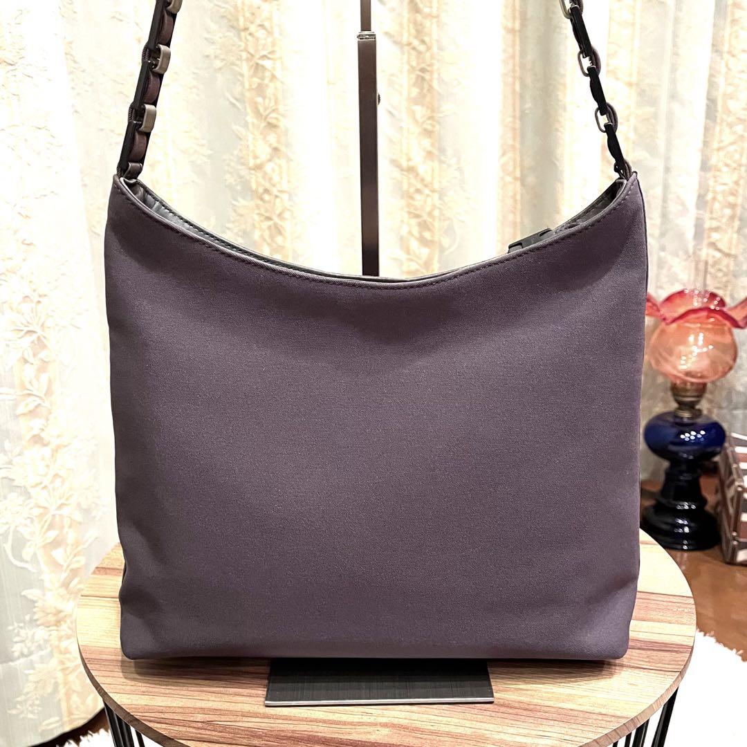 ✨希少✨美品✨Ferragamo フェラガモ ショルダーバッグ ナイロン グレー