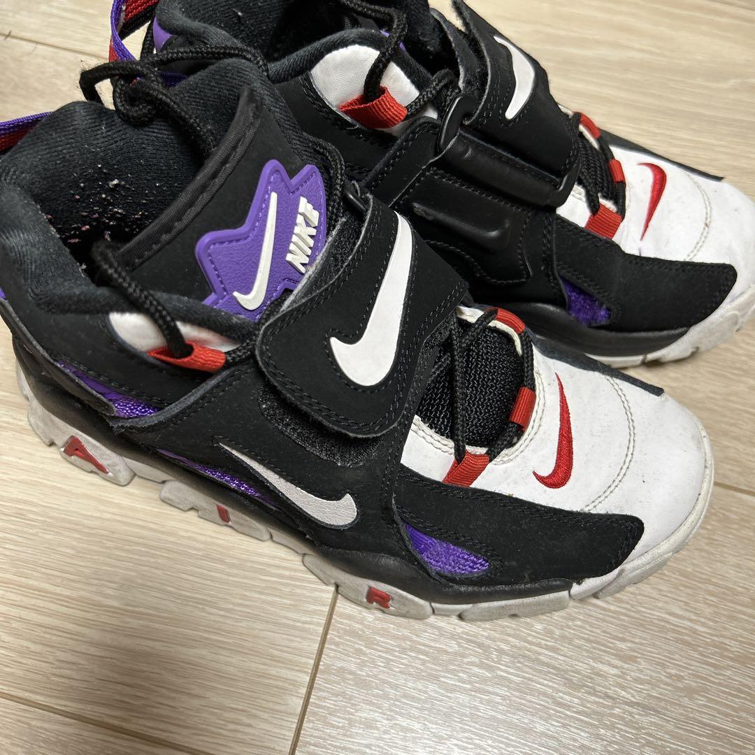 NIKE スニーカー　barrage