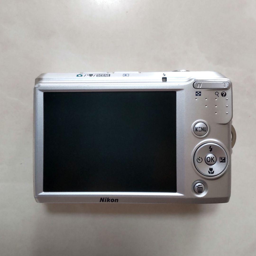Amazon.com : Nikon Coolpix L18 8MP Digital Camera with 3x