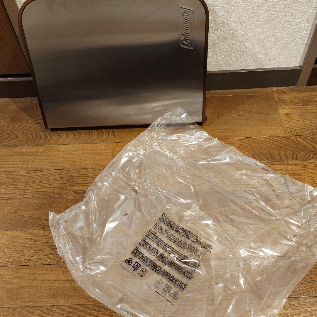 Coleman ステンレスファイアサイドテーブル