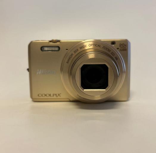 美品動作品　Nikon ニコン COOLPIX S7000 ゴールド