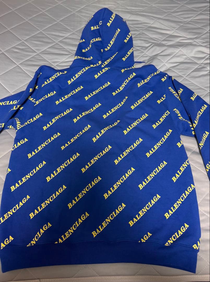 BALENCIAGA ロゴパーカー 青　試着のみ