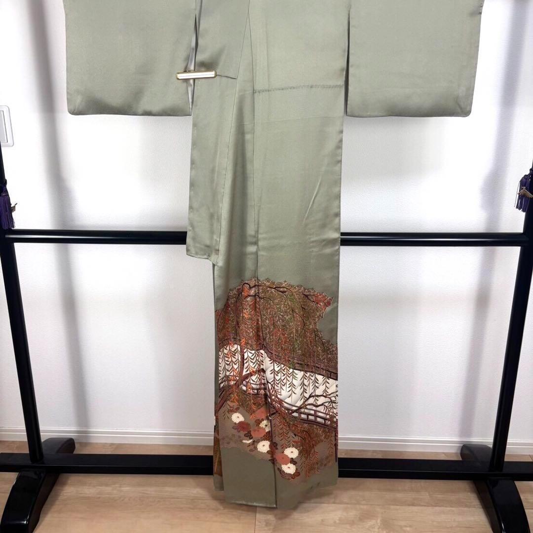 ZF-1282 色留袖 刺繍 金彩 利休色 比翼 高級 逸品 紗綾形 地紋 ZF-1282 色留袖 刺繍 金彩 利休色 比翼 高級 逸品 紗綾形 地紋