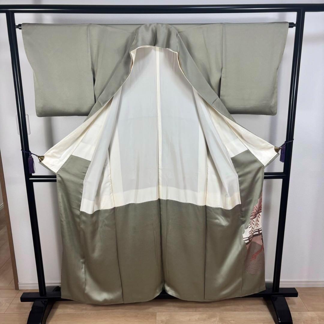 ZF-1282 色留袖 刺繍 金彩 利休色 比翼 高級 逸品 紗綾形 地紋 ZF-1282 色留袖 刺繍 金彩 利休色 比翼 高級 逸品 紗綾形 地紋