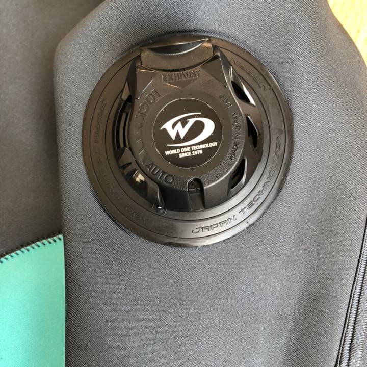 大好評です大好評ですワールドダイブドライスーツ、中圧ホース