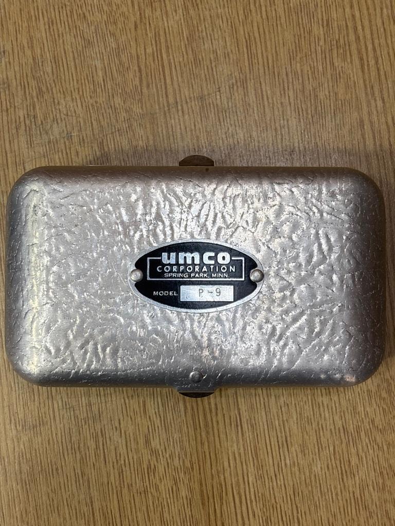 UMCO P-9 オールド アムコ タックルボックス ＋フライ 毛鉤