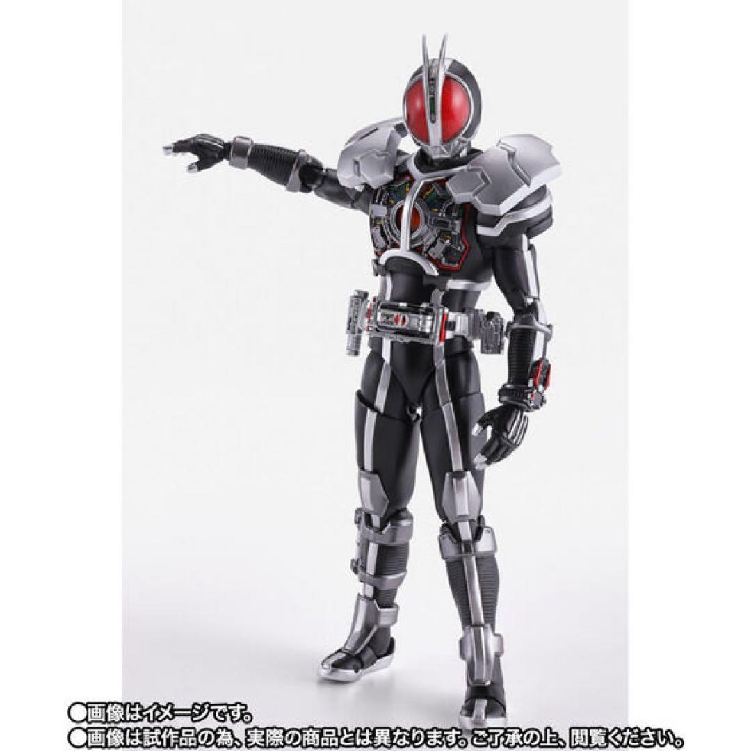 S.H.Figuarts（真骨彫製法） 仮面ライダーファイズ アクセルフォーム