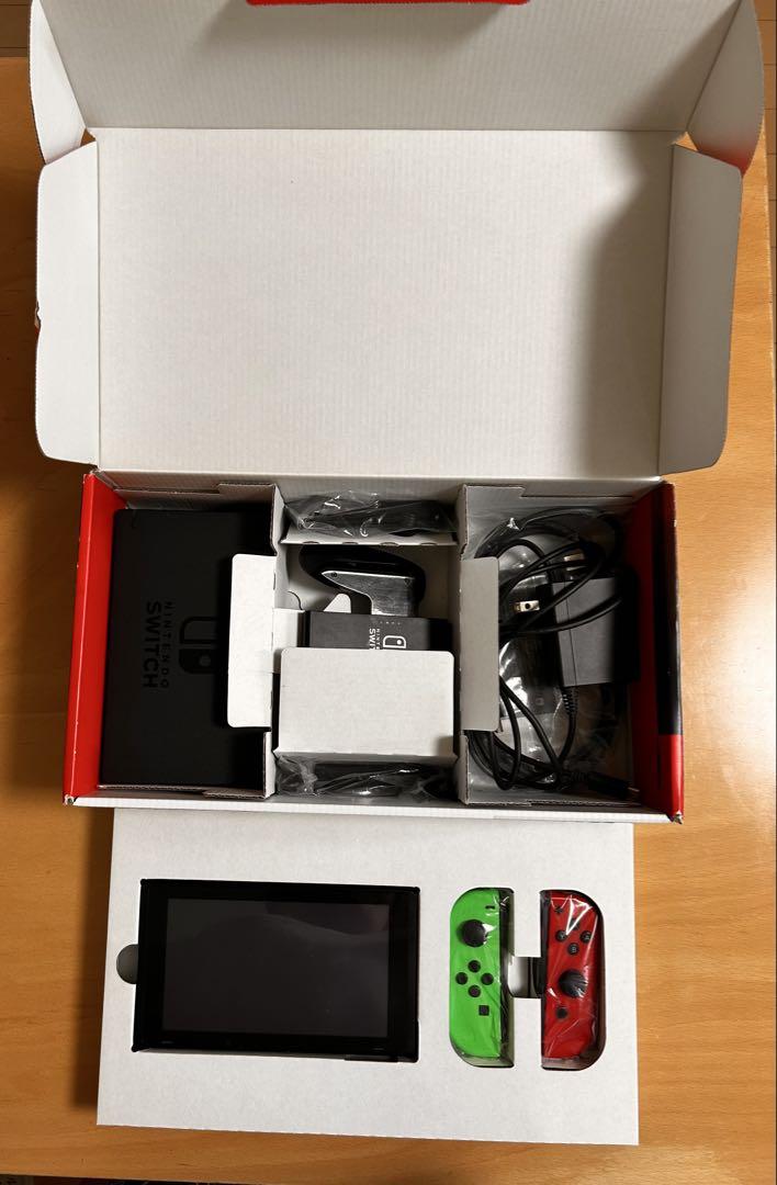 Nintendo Switch(Joy-Con(L)ネオングリーン/(R)レッド