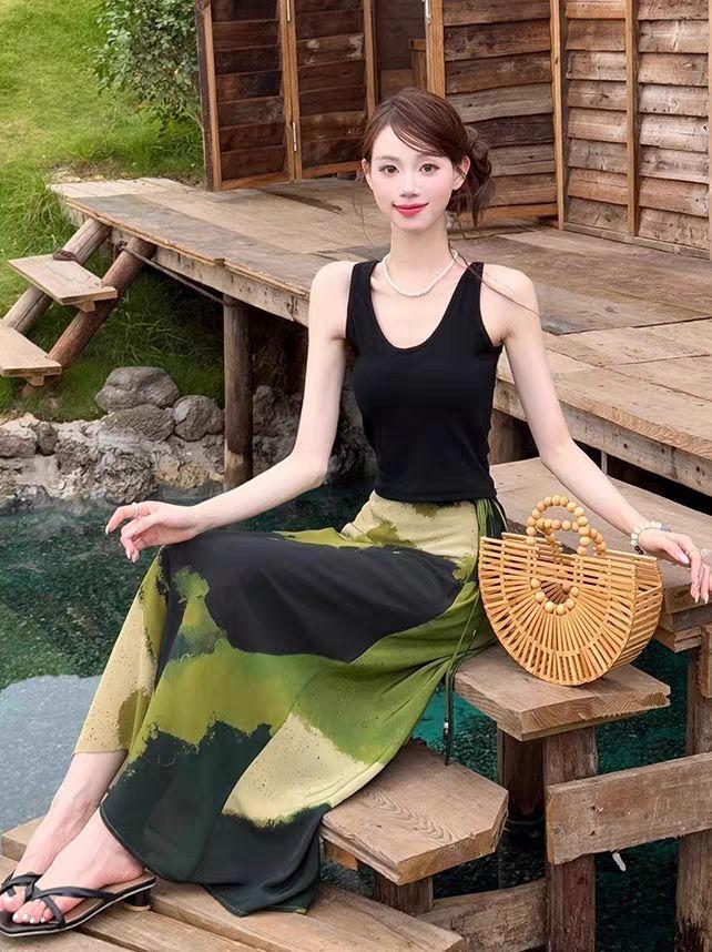 レディース油絵風ロングスカート✨お洒落なデザインで女子会にも最適！