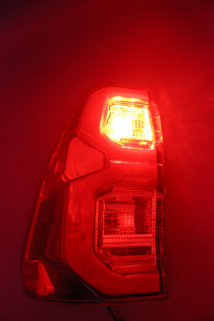 HILUX ハイラックス GUN125 テールランプ