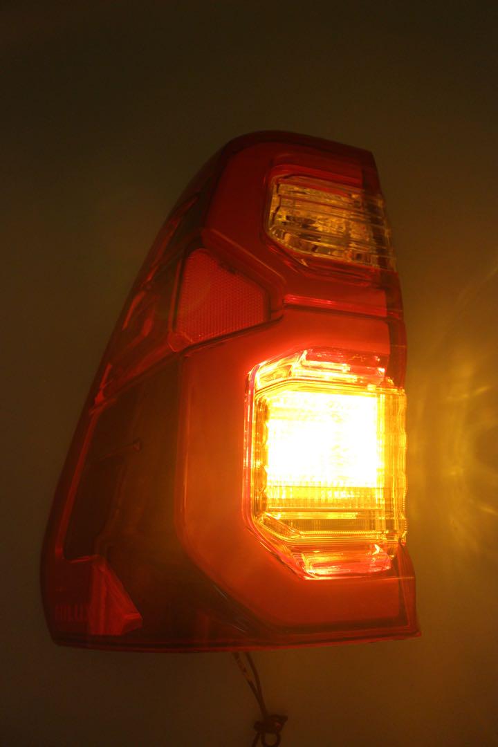HILUX ハイラックス GUN125 テールランプ