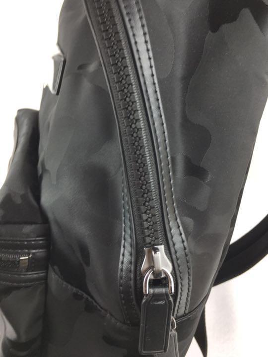 人気SALE高品質 未使用品 マイケルコース ブラック迷彩柄リュック バックパック 7ZDMU-m44649737034 新作人気SALE