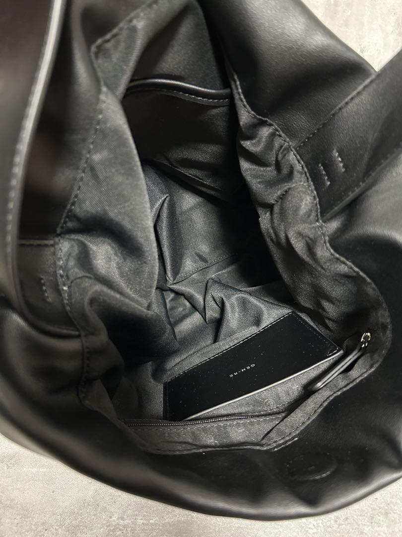 美品　PIXY ACCS. ピクシーアックス　GEN-RE レザーバッグ　巾着 美品 PIXY ACCS. ピクシーアックス GEN-RE レザーバッグ 巾着